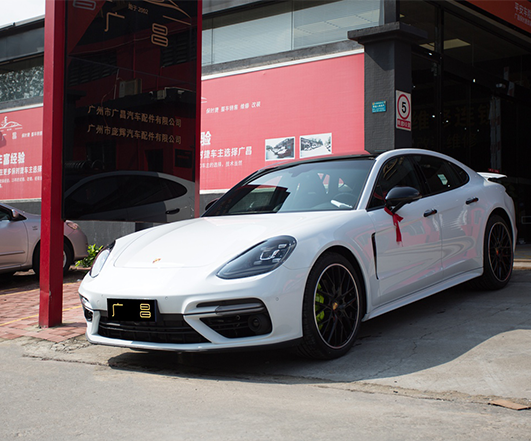 2017款白色帕拉梅拉改装Turbo包围、侧裙、后唇、尾翼
